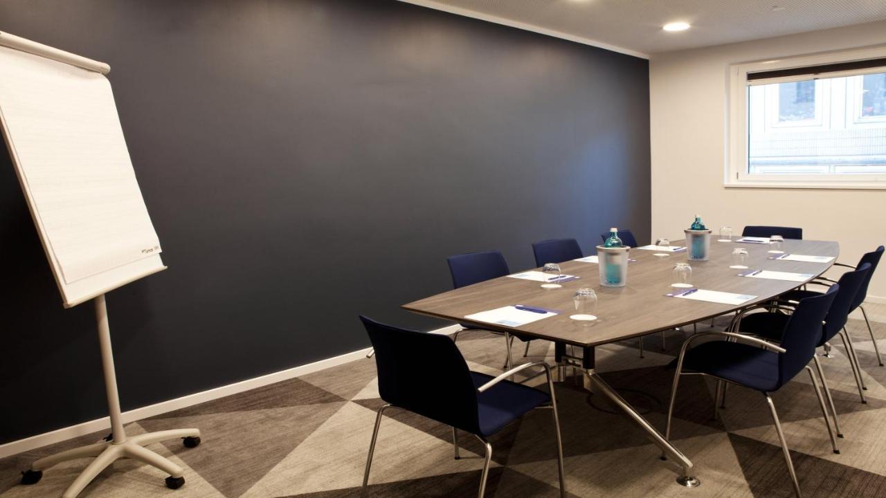 Holiday Inn Express Bochum By Ihg Exterior foto